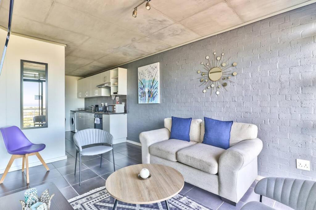 2 Bedroom Secure Pool Wifi Apartamento